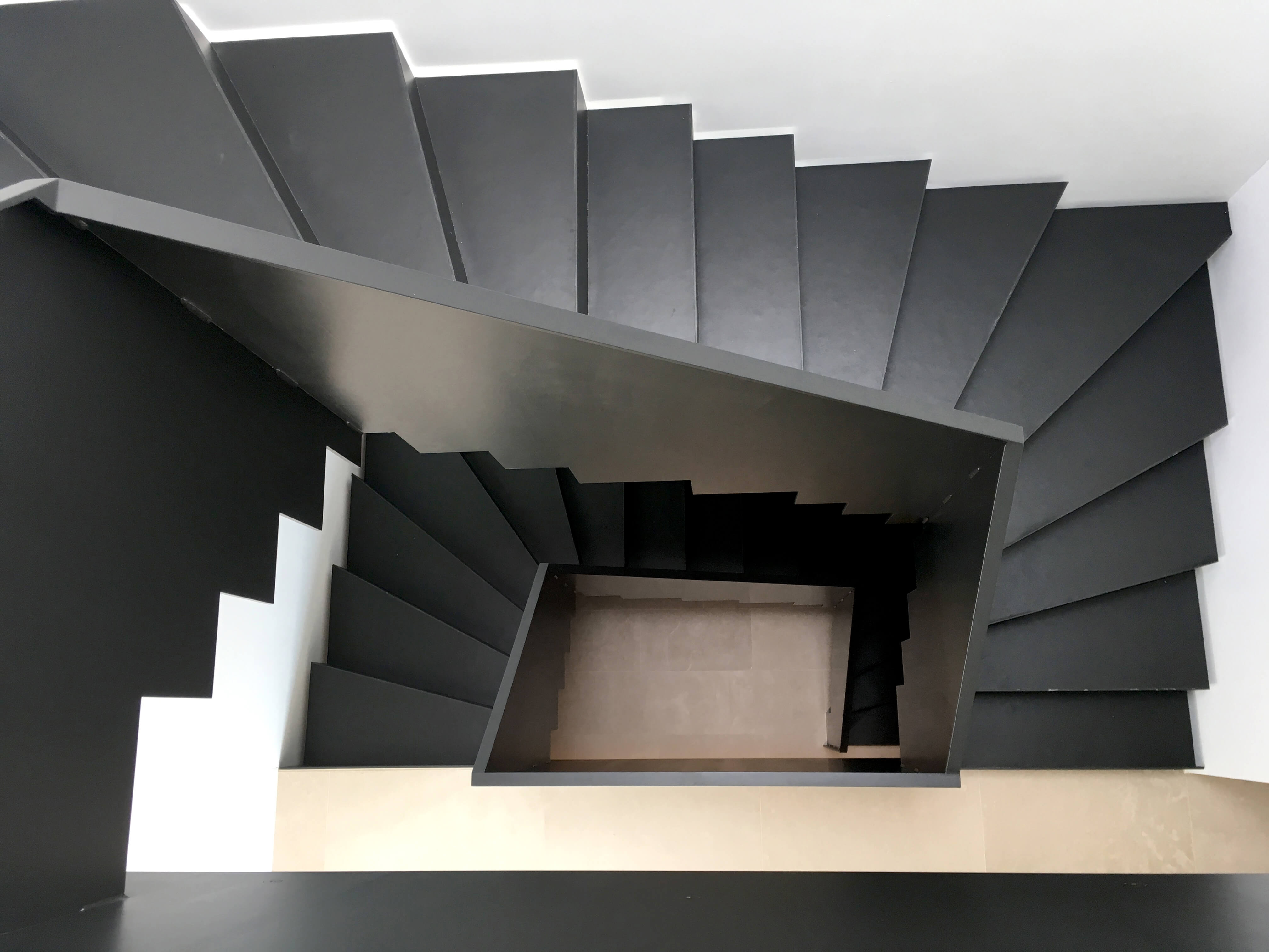 Faltwerktreppe aus Stahl